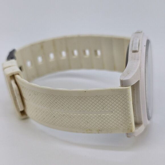 Beeasy AW02 Men's Ultra Slim Digital Watch 44MM White Plastic Bands New Battery - Picture 10 of 15